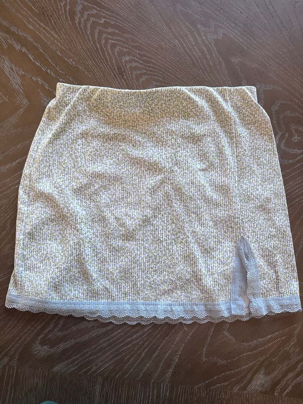 Divided H&M Floral Lace Stretchy Mini Skirt Size Medium